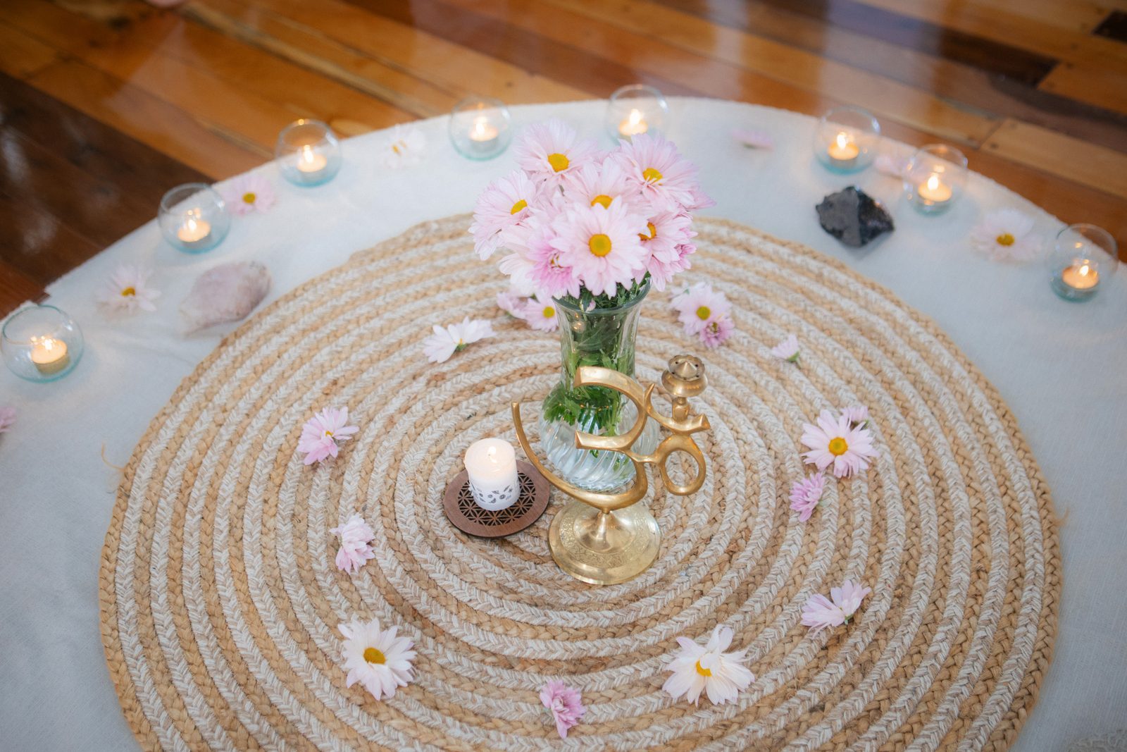 El altar de la ceremonia de cierre, sobre la espiral